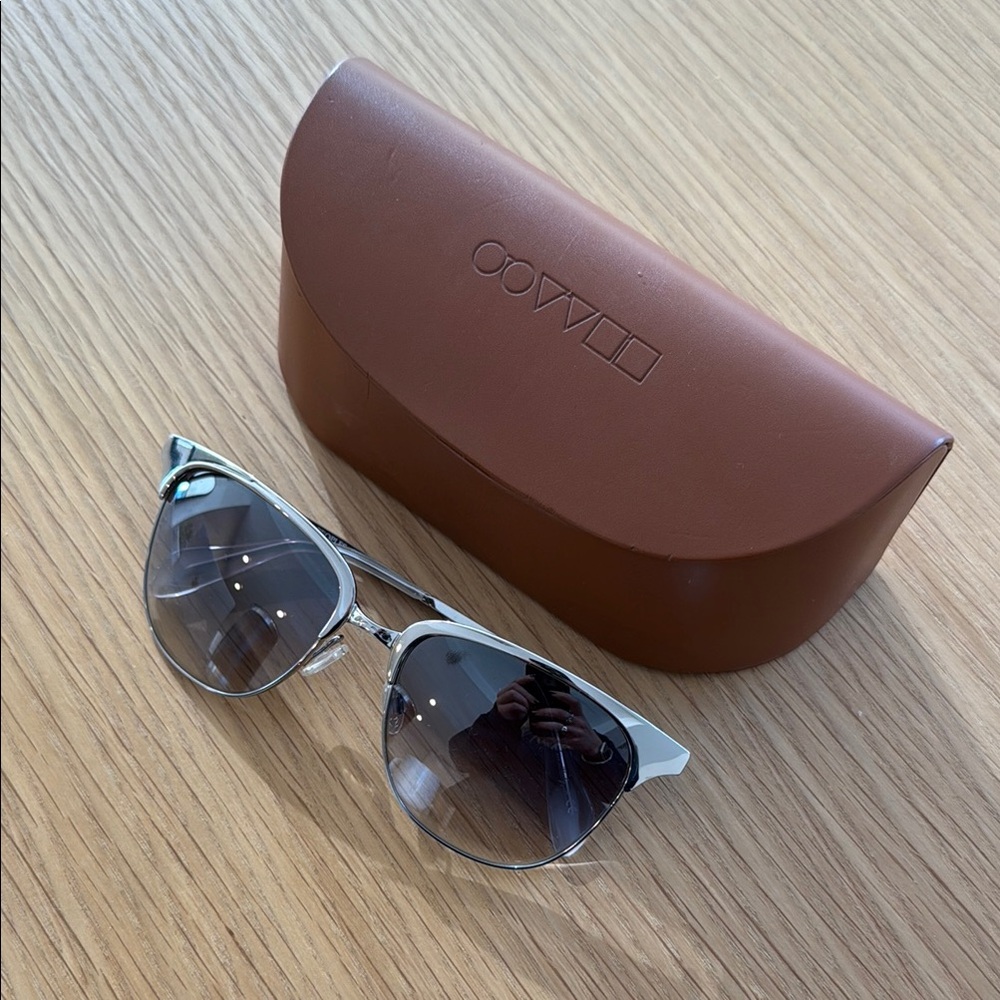 Oliver People’s Silver Sunglasses with Brown Case - Picture 1 of 4